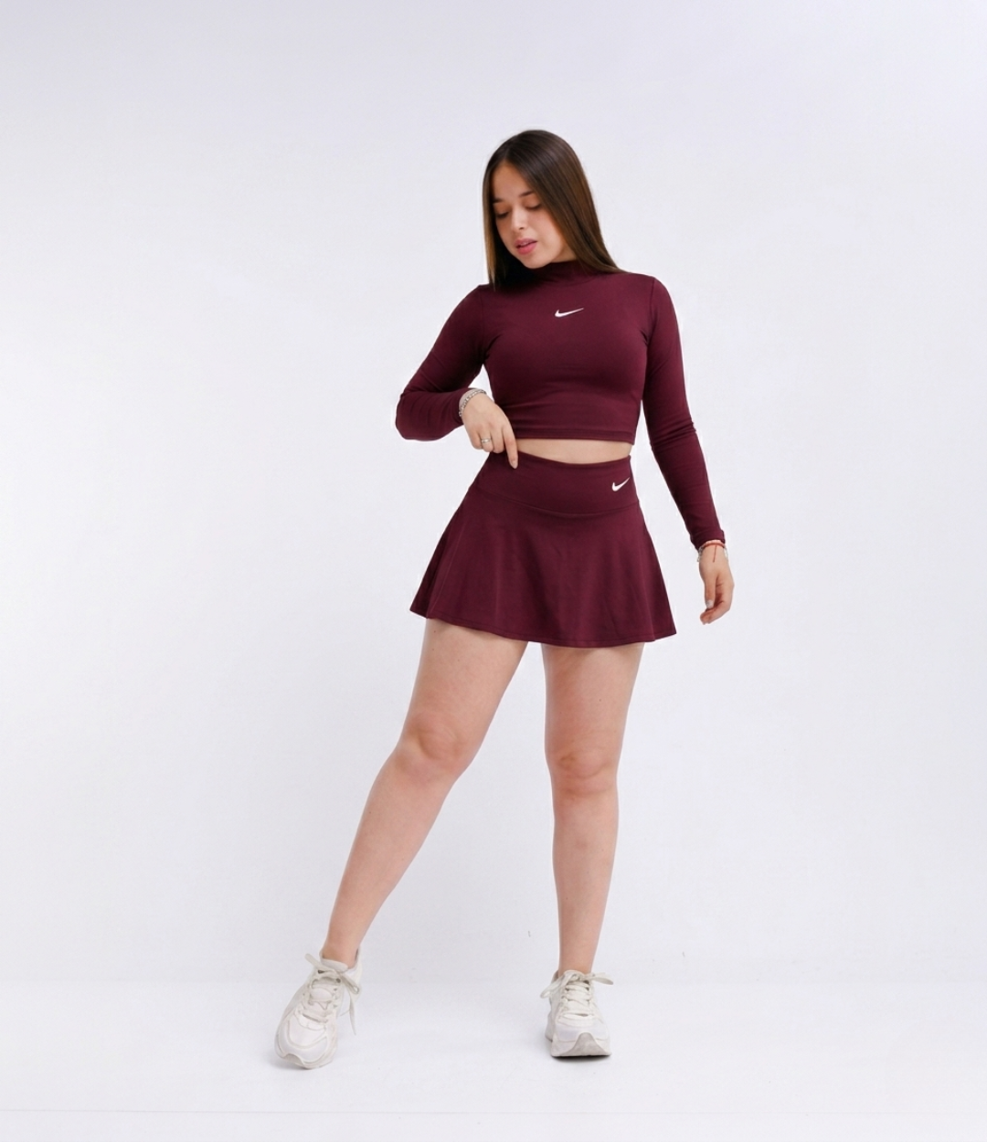 Conjunto NIKE - Manga Larga y Falda